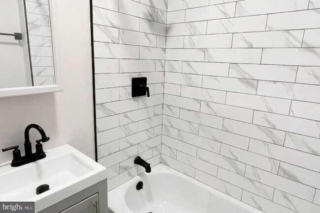 Foto del edificio - 4925 Cedar Ave