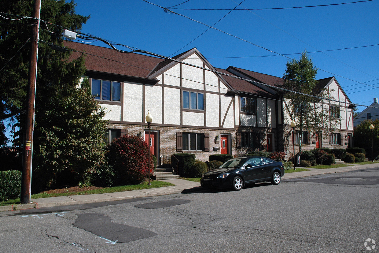 Building Photo - 1059-1067 Vine St