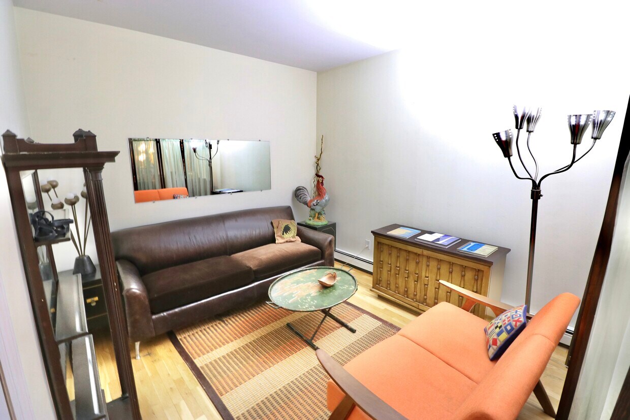 Living Area - 56 Ludlow St
