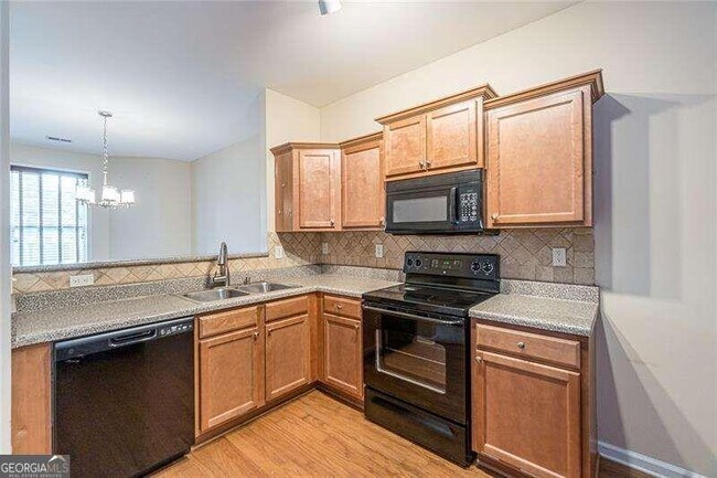 Foto del edificio - 4247 Youngstown Cir