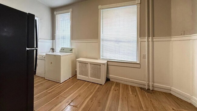 Foto del edificio - 1456 N 56th St