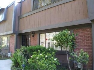 Foto principal - Glenoaks Townhomes