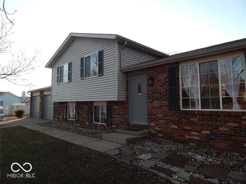 Foto principal - 5835 Pemberly Dr