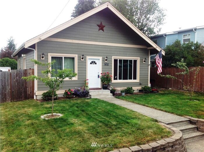 Foto principal - Fantastic updated 2-plus bedroom bath ramb...