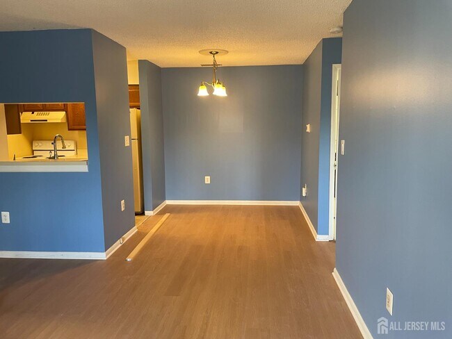 Building Photo - 2107 Ravens Crest Dr