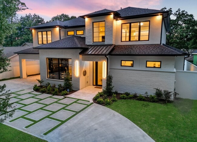 Building Photo - 13034 Memorial Dr