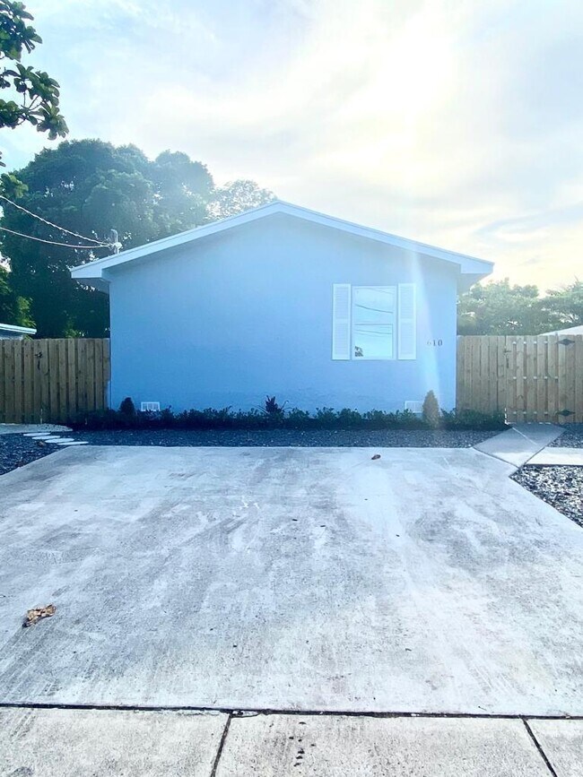 Foto del edificio - 610 SE 2nd Ave