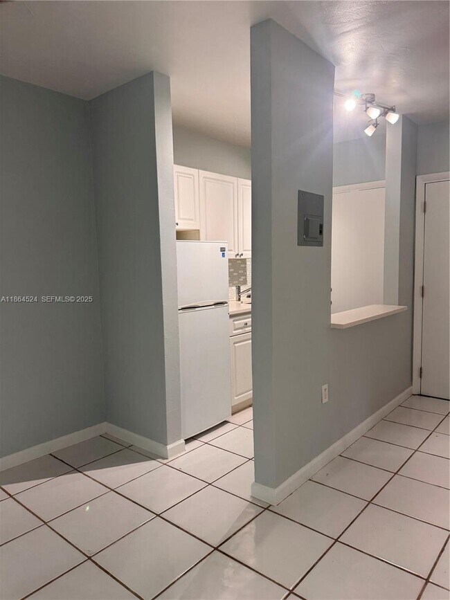 Foto del edificio - 6310 SW 79th St