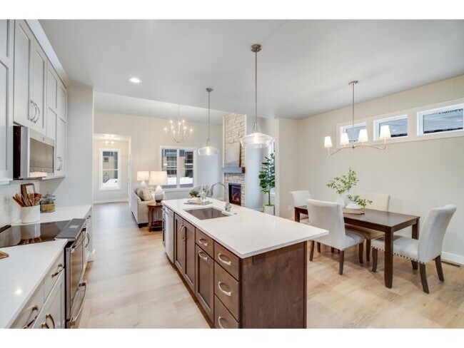Building Photo - 2820 Elm Tree Hl