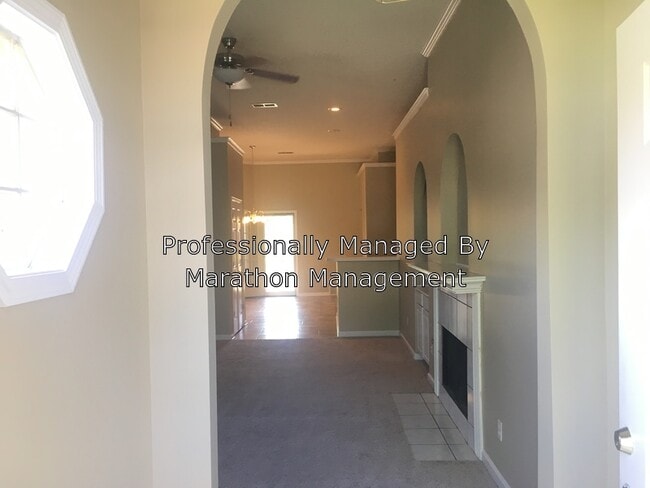 Building Photo - 8749 Eagle View Dr