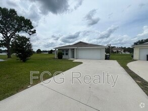 Building Photo - 711 Gila Dr