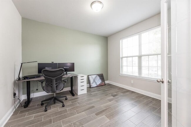 Building Photo - 15215 Holloway Hls Trl