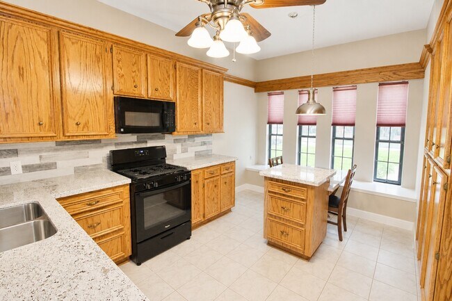 Building Photo - 3206 Pecan Point Dr
