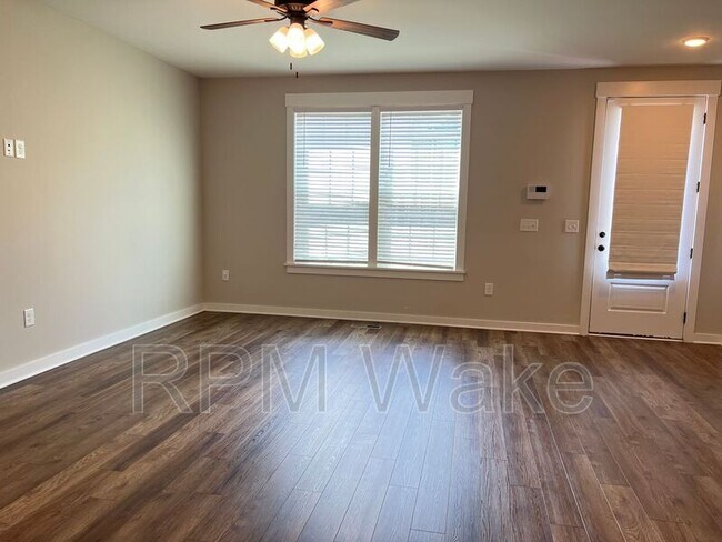 Building Photo - 445 Rally Point Pl
