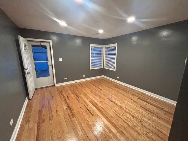 Building Photo - 1709 N 40th Ave