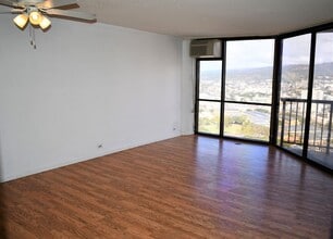 Building Photo - 60 N Beretania St