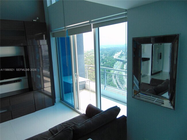 Foto del edificio - 60 SW 13th St