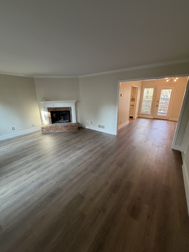 Foto del edificio - 3155 Cape Cir