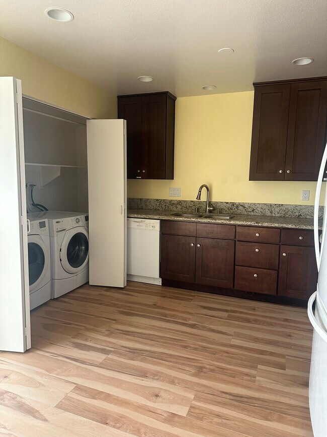 8512 Belmont St, Cypress, CA 90630 Townhome Rentals in Cypress CA