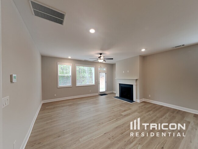 Building Photo - 97 Arbor Chase Pkwy