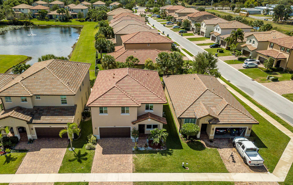 Foto principal - 5842 Ashdale Rd