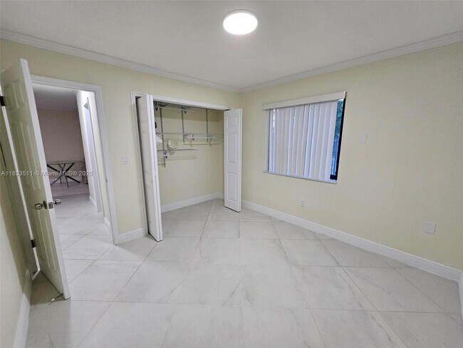 Foto del edificio - 46 NW 35th St