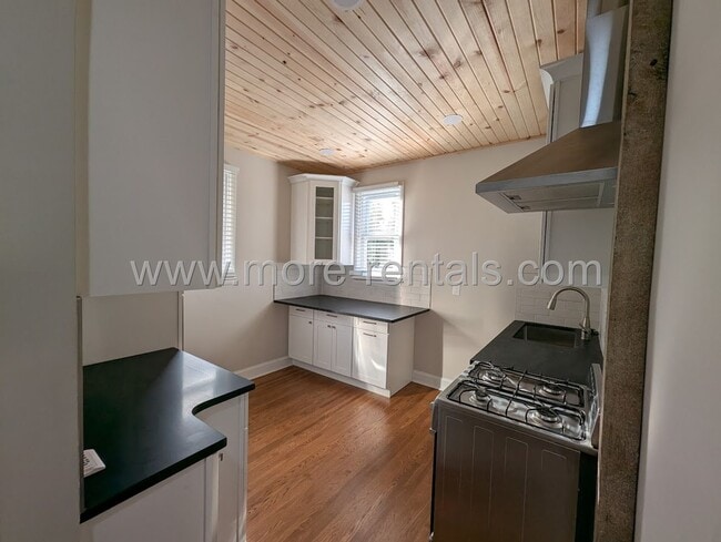 Building Photo - 79 W Fifth Ave