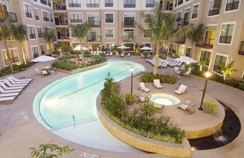 Foto del edificio - 2434 Sawyer Heights St
