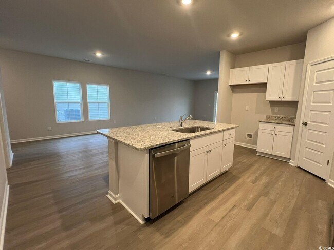 Foto del edificio - 8216 Forest Edge Dr