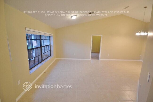 Foto del edificio - 2442 Sweetwater Blvd