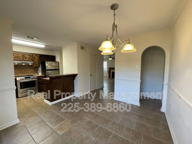 Foto del edificio - 947 Ridgepoint Ct