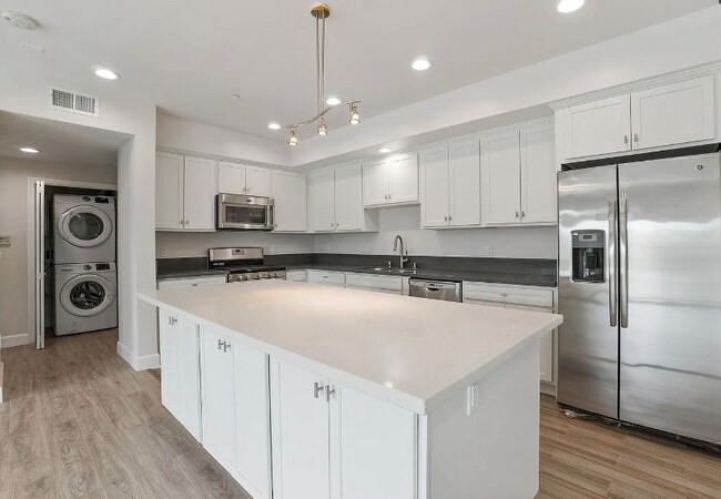 Foto del edificio - 5432 Hermitage Ave