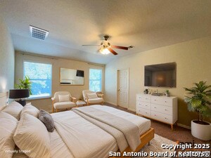 Foto del edificio - 2149 Hazelwood Dr