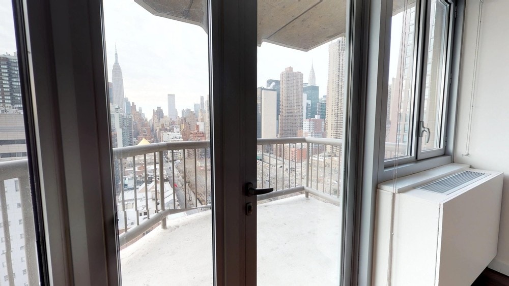 Primary Photo - 401 W 34th St