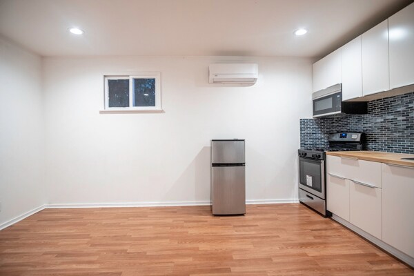 Foto del edificio - 14039 Gilmore St