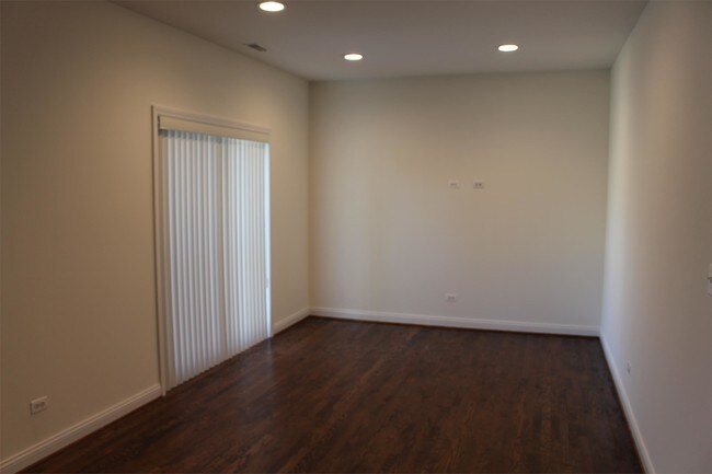 Foto del edificio - 723 W 34th St