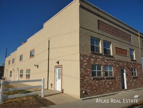 Building Photo - 105 W Union Ave