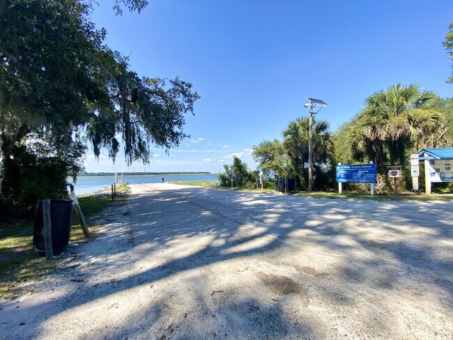 Building Photo - Single Family Home in Victoria Bluff!