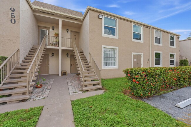 Foto del edificio - 950 NW 80th Ave