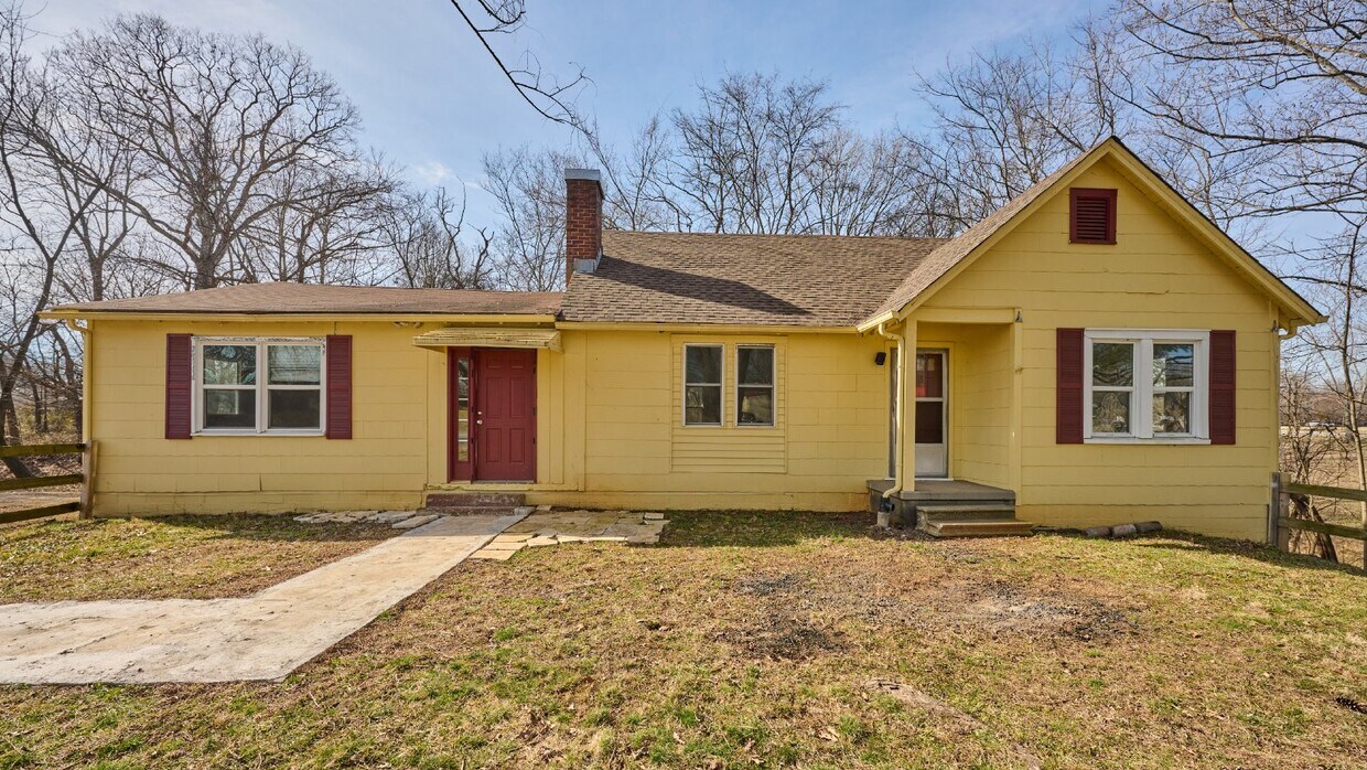 Primary Photo - For Rent: 4 BR, 2 BA home (Application pen...