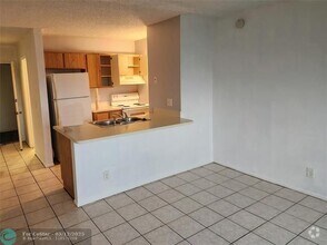 Building Photo - 2501 Riverside Dr