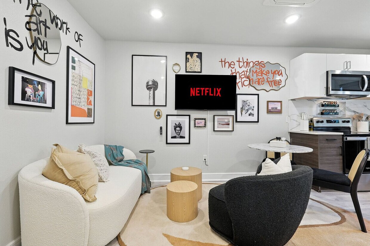 Foto principal - 5025 San Jacinto St