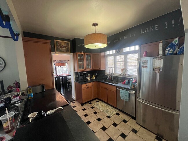 Foto del edificio - 244 Indian Trail