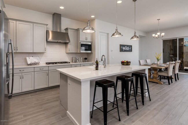 Building Photo - 927 E Paseo Way