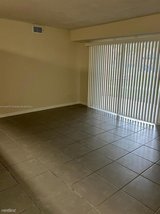 Foto del edificio - 3 br, 2 bath House - 15771 SW 106th Ter Ap...