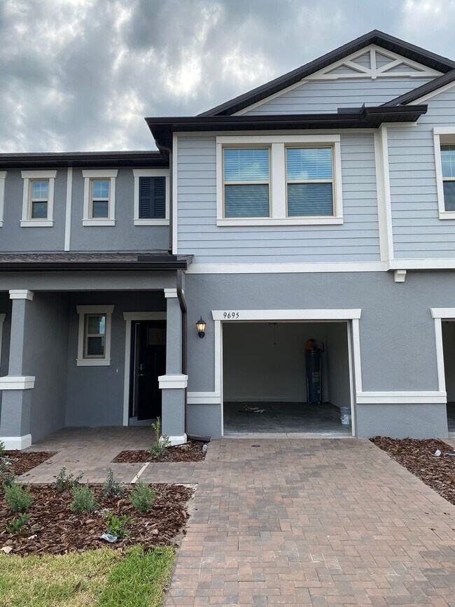 Foto del edificio - 9695 Ashworth Pl