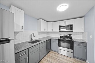 Building Photo - 1735 Merriman Rd