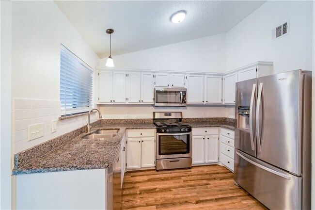 Foto del edificio - 2014 Balsam Way