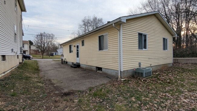Building Photo - 1141 Maryville Ave