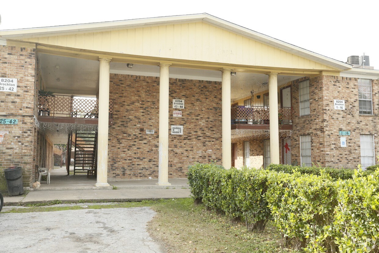 Primary Photo - Brockvue Apartments